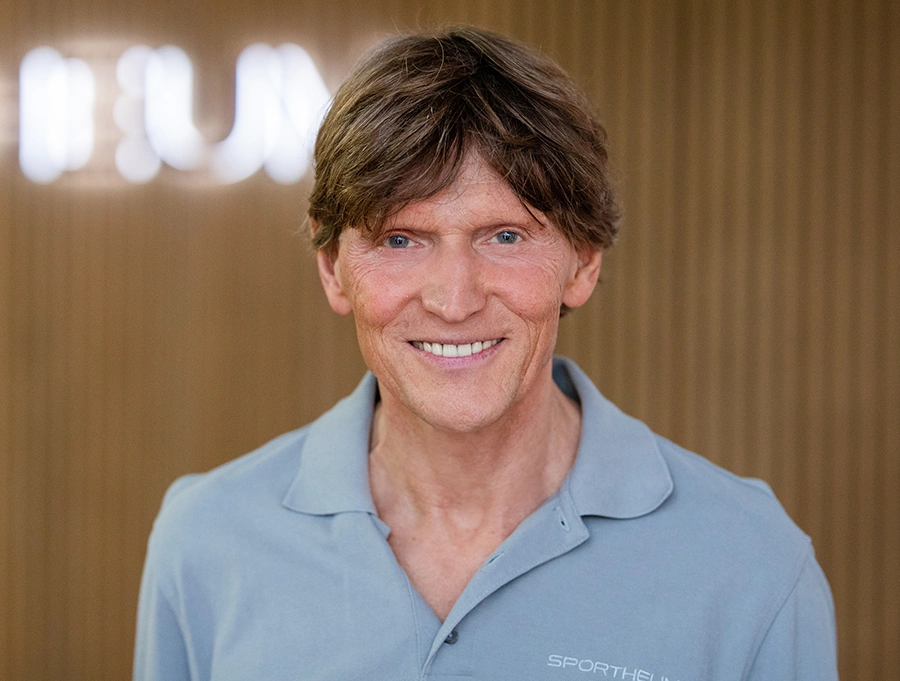 Dr. med. Ulrich Becker, Facharzt an der Sportheum Sportklinik Fellbach – Experte für orthopädische Chirurgie und individuelle Therapieplanung.